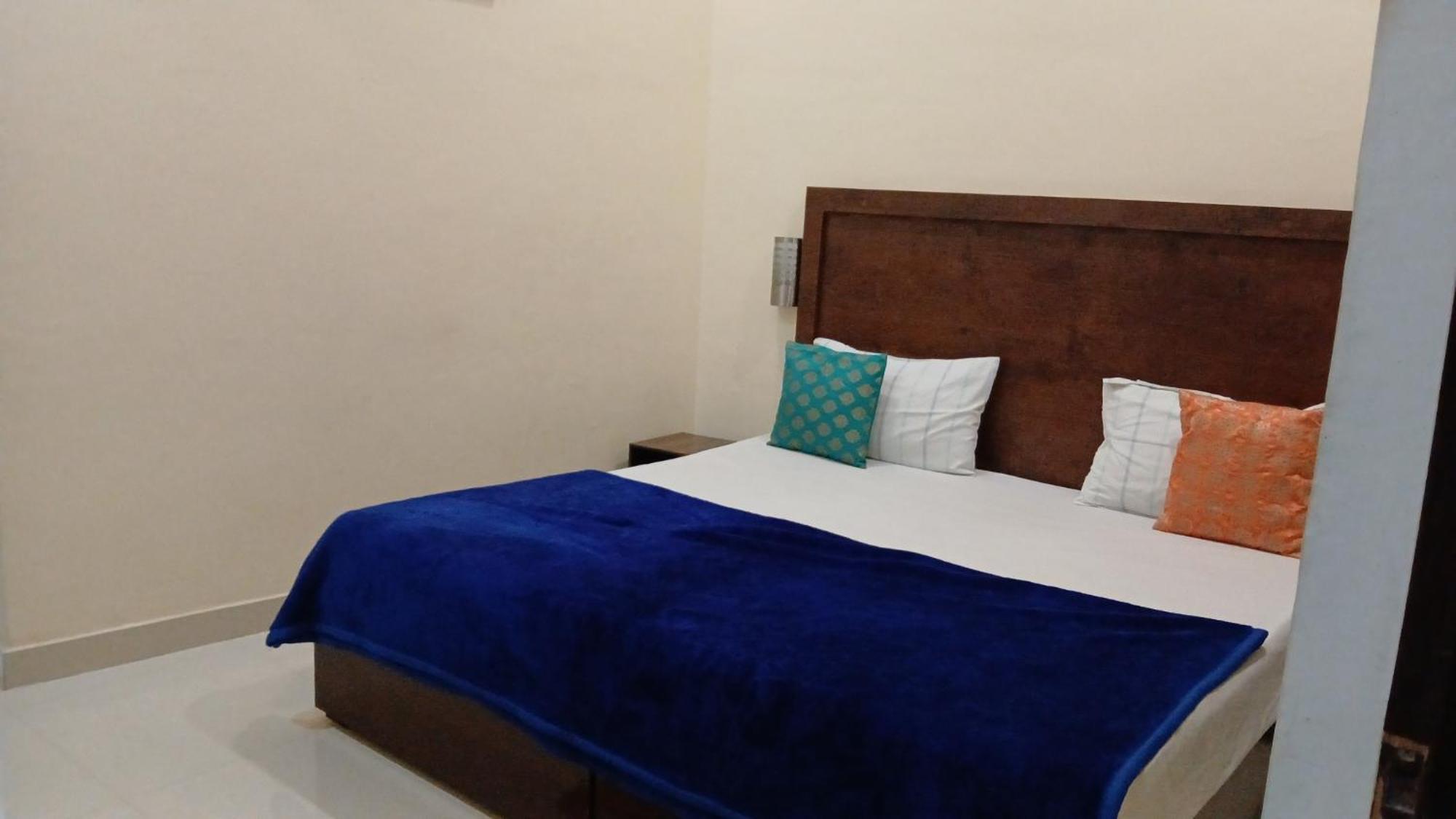 The Highvill Home Stay Khajuraho Bagian luar foto